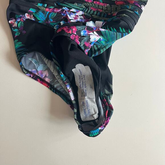 AQUA GREEN NWT One Piece Swimsuit, Floral Medium - Picture 11 of 12